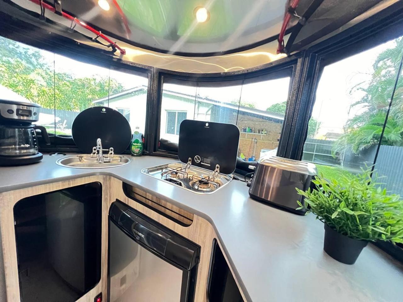 Work, Rest And Play: Wifi, Tv And Backyard Bliss Daire North Miami Beach Dış mekan fotoğraf